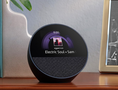 Echo Spot (modelo de 2024) con bombilla inteligente LED Sengled